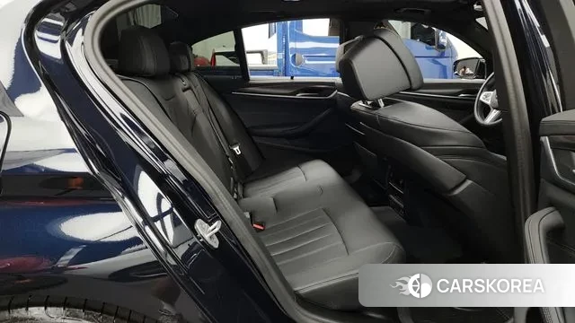 BMW 5 Series (G30) 2023 Черный из Кореи, фото 3