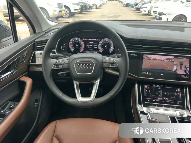Audi Q7 2021 Черный из Китая, фото 3