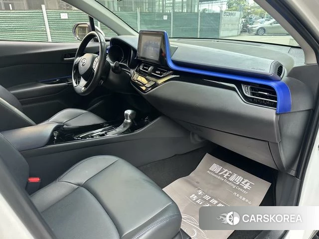 Toyota C-HR 2023 Белый из Китая, фото 3