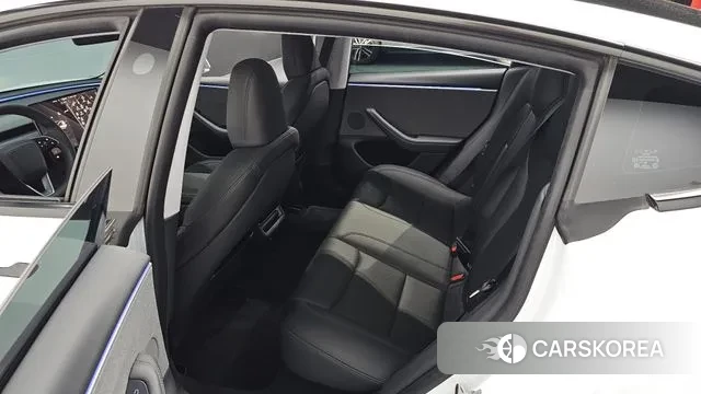 Tesla Model 3 2024 Белый из Кореи, фото 3