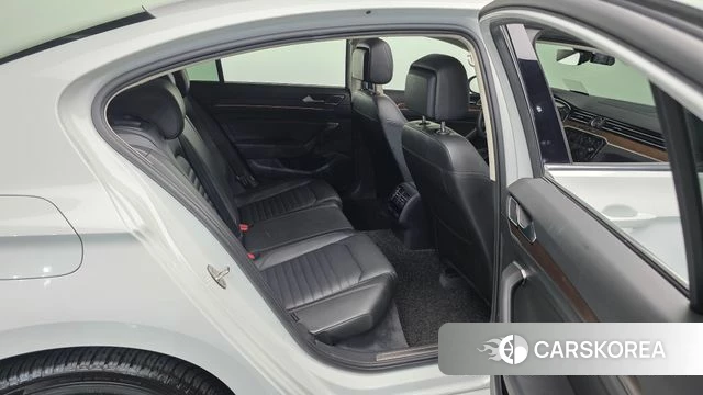 Volkswagen Passat GT (B8) 2018 Белый из Кореи, фото 3