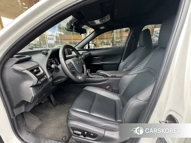 Lexus UX 2021 Белый из Китая, фото 3