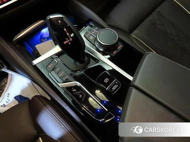 BMW 6 Series GT (G32) 2023 Серебристо-серый из Кореи, фото 3