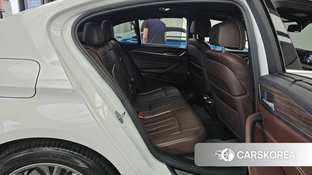BMW 5 Series (G30) 2018 Белый из Кореи, фото 3