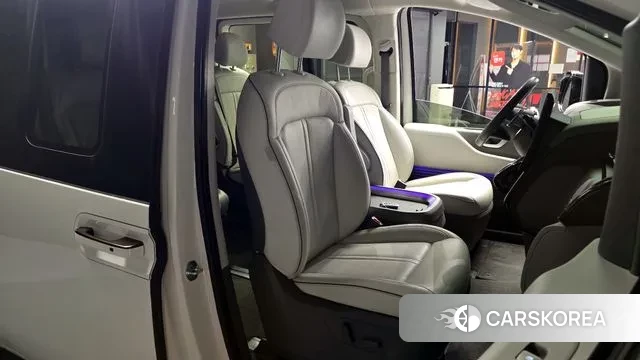 Hyundai Staria 2021 Белый из Кореи, фото 3