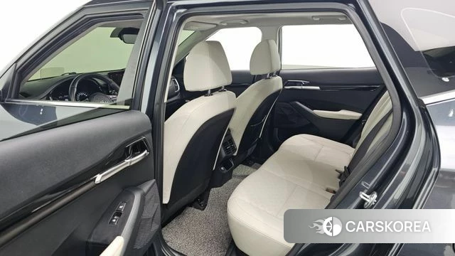 Kia Seltos 2021 Серый из Кореи, фото 3
