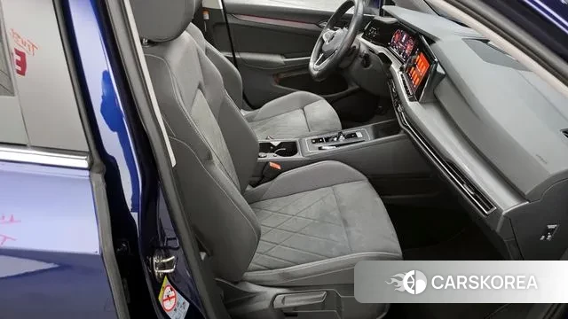 Volkswagen Golf 8th Generation 2022 Синий из Кореи, фото 3