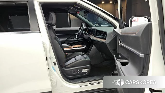 Ssangyong Torres EVX 2024 Белый из Кореи, фото 3