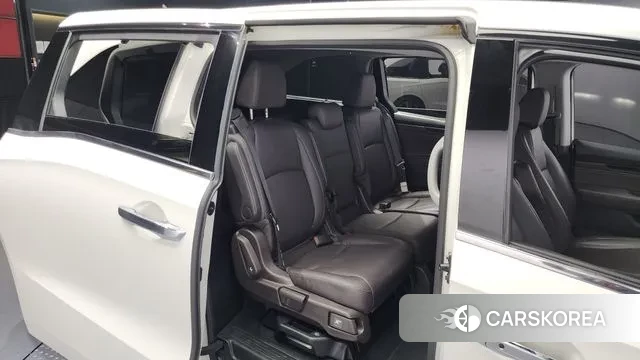 Honda Odyssey 2018 Белый из Кореи, фото 3