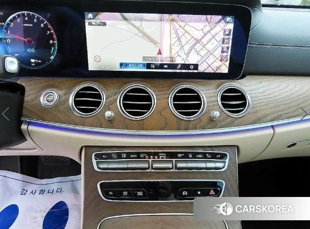 Mercedes-Benz E-Class W213 2023 Белый из Кореи, фото 3