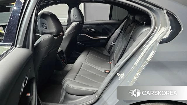 BMW 3 Series (G20) 2026 Серебристо-серый из Кореи, фото 3