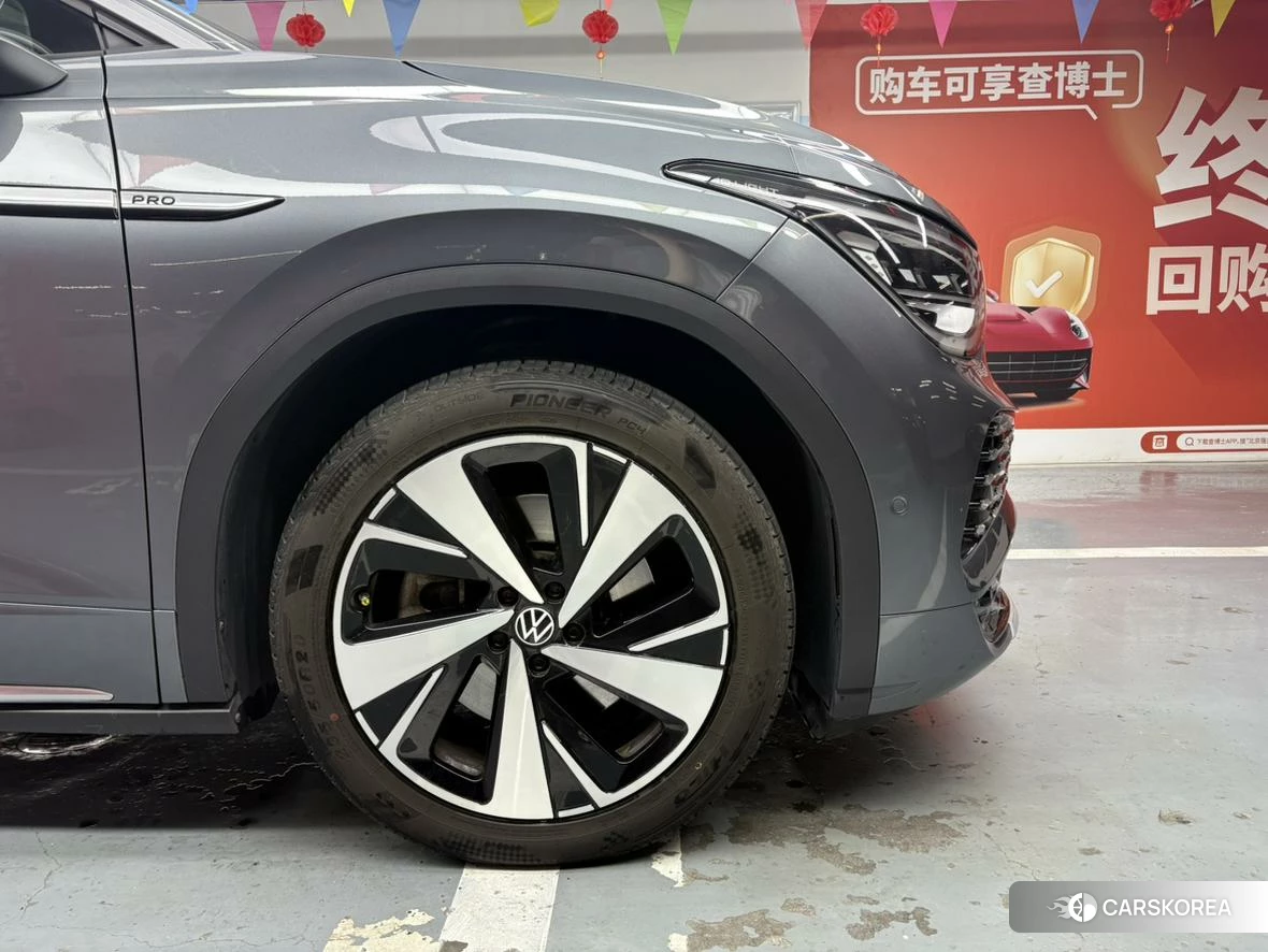 Volkswagen ID.6 X 2023 Темно-серый из Китая, фото 3