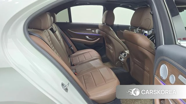 Mercedes-Benz E-Class W213 2021 Белый из Кореи, фото 3