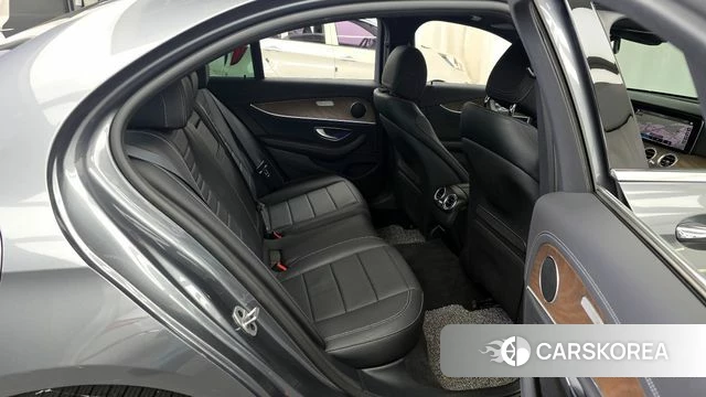 Mercedes-Benz E-Class W213 2021 Серый из Кореи, фото 3