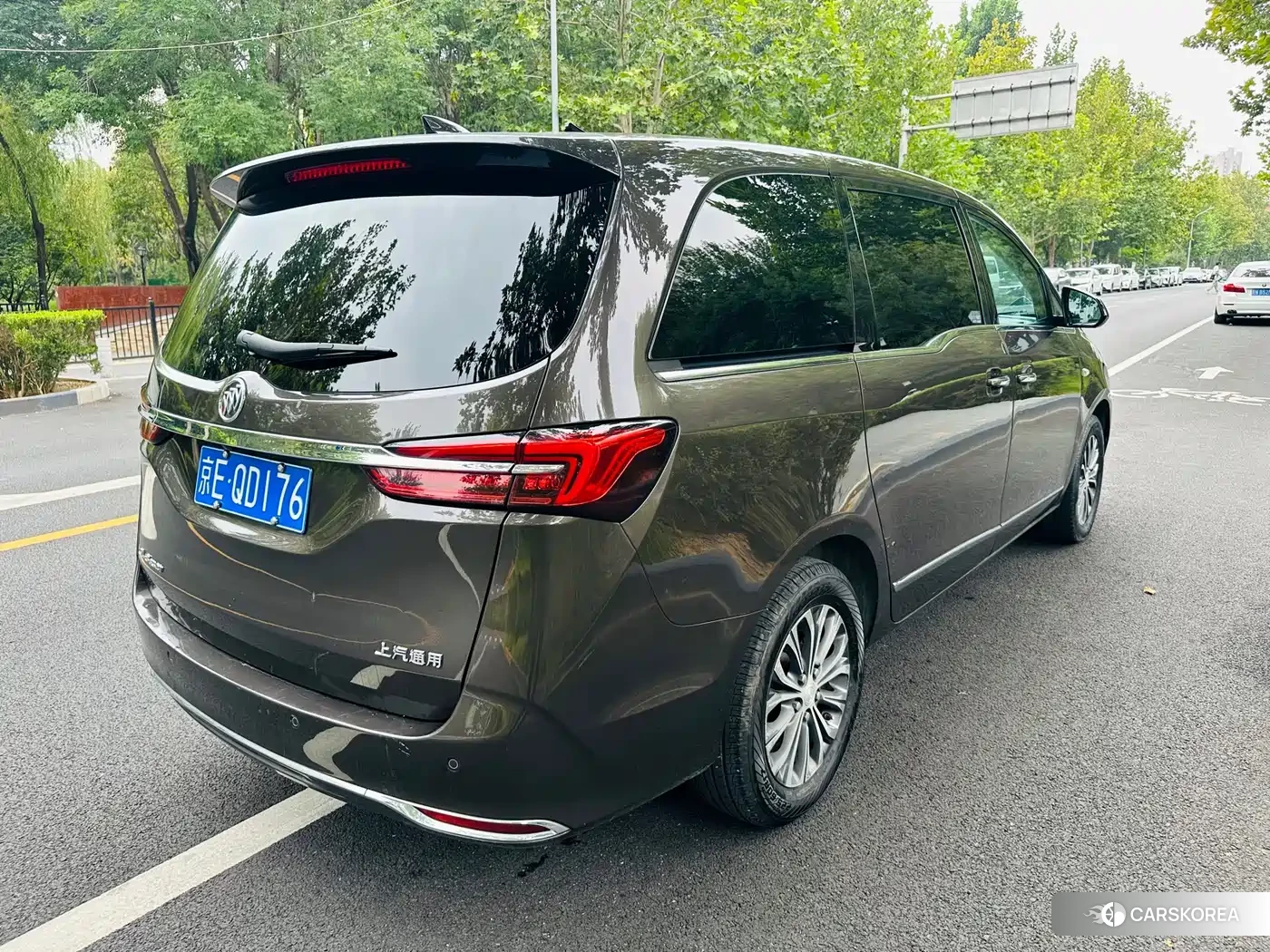 Buick GL8 2020 Champagne/brown из Китая, фото 3