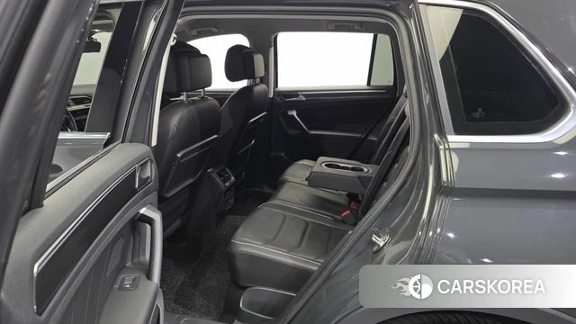 Volkswagen Tiguan second Generation 2020 Серый из Кореи, фото 3