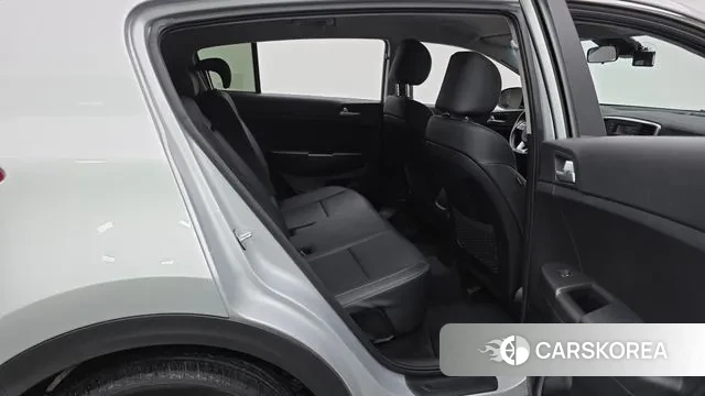 Kia Sportage The Bold 2021 Серебряный из Кореи, фото 3