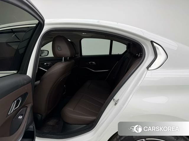 BMW 3 series 2023 Белый из Китая, фото 3