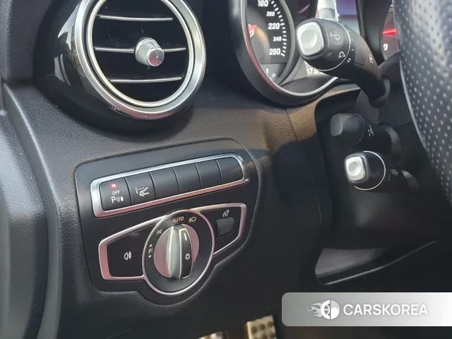 Mercedes-Benz C-Class W205 2018 Белый из Кореи, фото 3