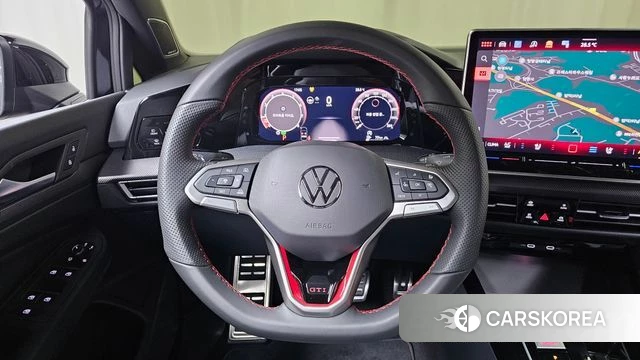 Volkswagen Golf 8th Generation 2026 Черный из Кореи, фото 3