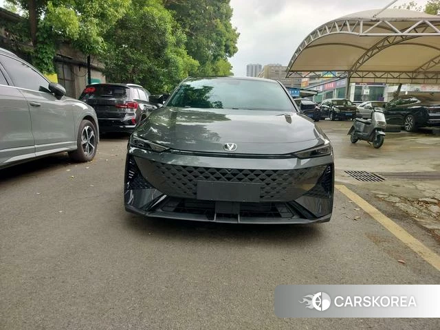 Chang'an UNI-V 2025 Темно-серый из Китая, фото 3