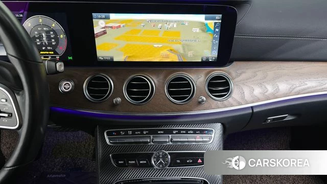 Mercedes-Benz E-Class W213 2019 Белый из Кореи, фото 3