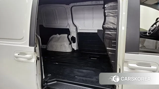 Hyundai Staria 2021 Белый из Кореи, фото 3