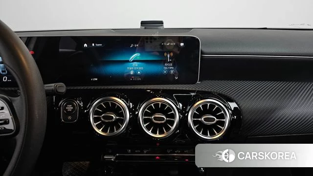 Mercedes-Benz A-Class W177 2020 Белый из Кореи, фото 3