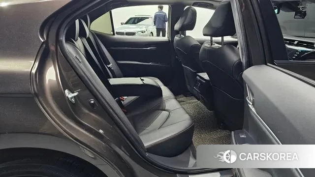 Toyota Camry (XV70) 2019 Песочный из Кореи, фото 3