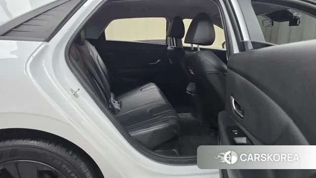 Hyundai Avante Hybrid (CN7) 2021 Белый из Кореи, фото 3