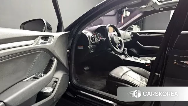 Audi New A3 2018 Черный из Кореи, фото 3