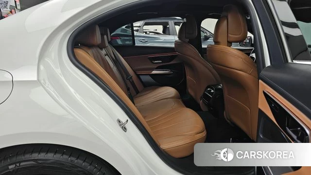 Mercedes-Benz E-Class W214 2024 Белый из Кореи, фото 3
