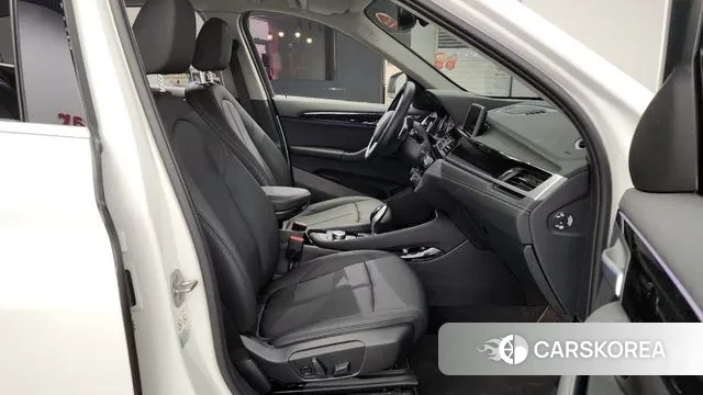 BMW X1 (F48) 2022 Белый из Кореи, фото 3