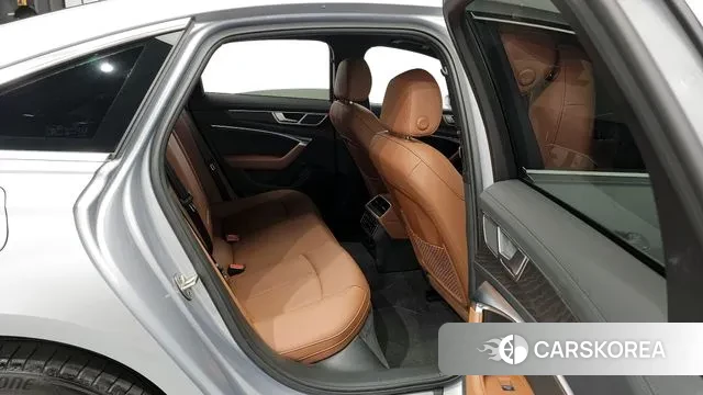 Audi A6 (C8) 2022 Серебристо-серый из Кореи, фото 3
