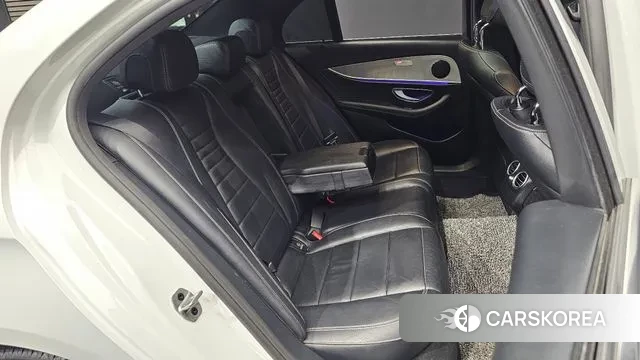 Mercedes-Benz E-Class W213 2018 Белый из Кореи, фото 3