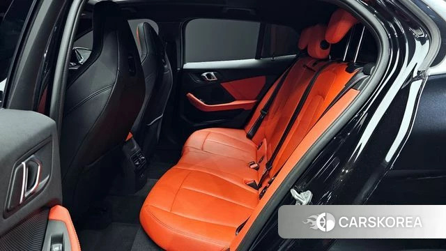 BMW 1 Series (F40) 2023 Черный из Кореи, фото 3