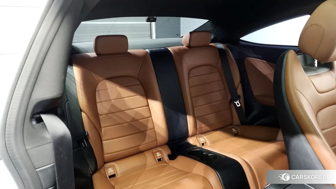 Mercedes-Benz C-Class W205 2019 Серебряный из Кореи, фото 3