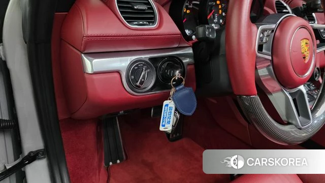 Porsche 718 Boxster 2021 Серебристо-серый из Кореи, фото 3
