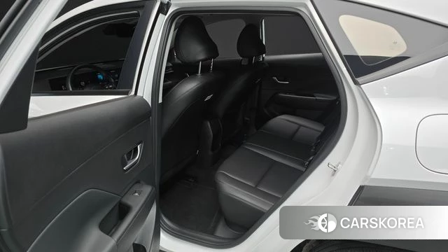 Hyundai Kona (SX2) 2024 Белый из Кореи, фото 3