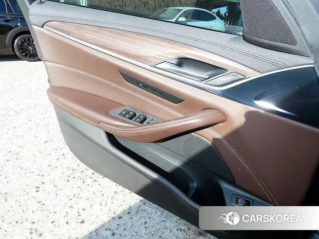 BMW 5 Series (G30) 2019 Серый из Кореи, фото 3