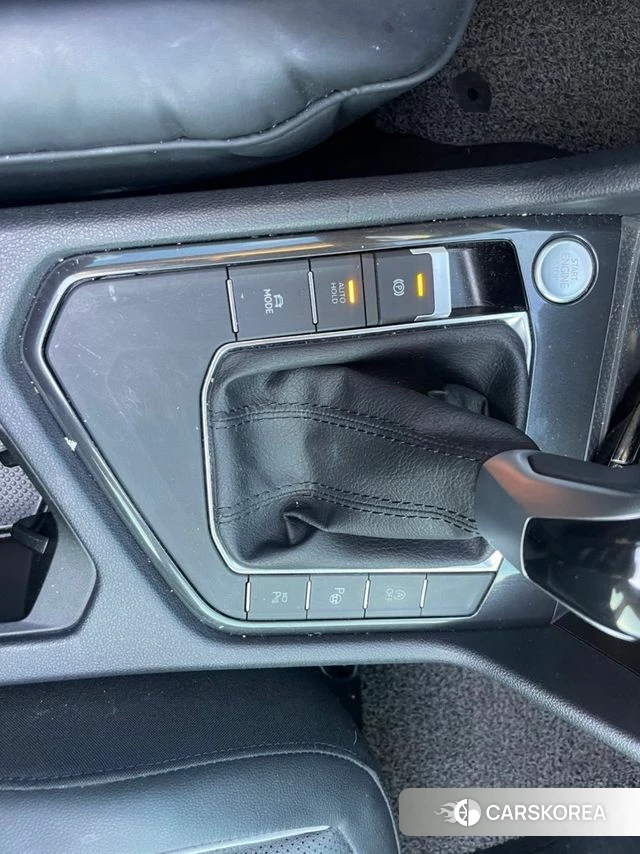 Volkswagen Tiguan Allspace 2023 Черный из Кореи, фото 3