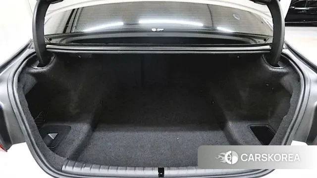 BMW 5 Series (G30) 2019 Белый из Кореи, фото 3