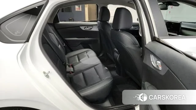 Kia The New K3 2nd generation 2021 Белый из Кореи, фото 3