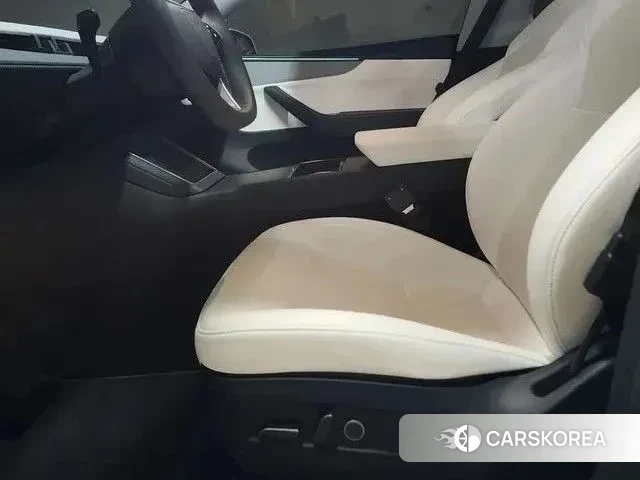 Tesla Model Y 2025 Белый из Кореи, фото 3