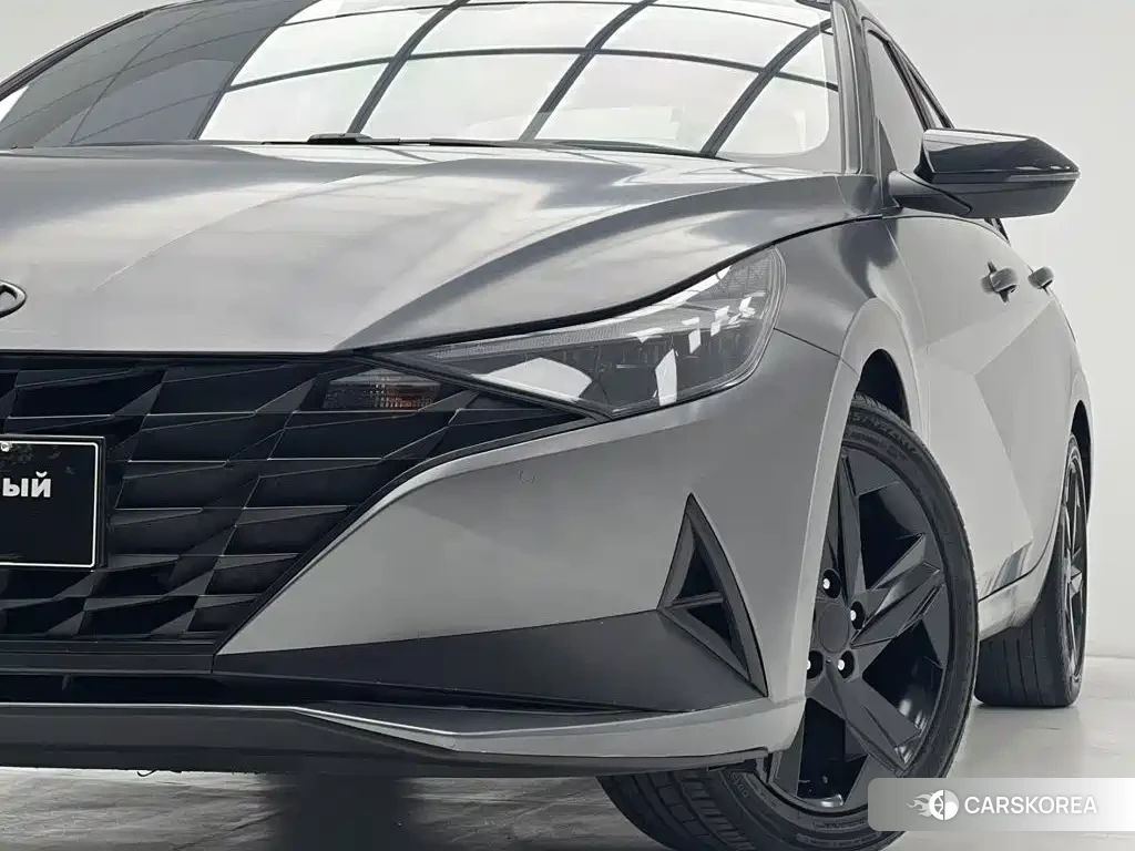 Hyundai Elantra 2022 Silver/gray из Китая, фото 4