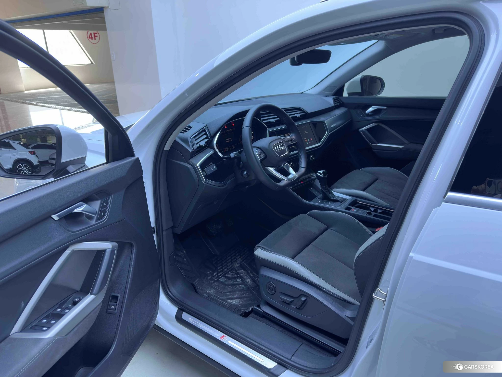 Audi Q3 2022 Белый из Китая, фото 3