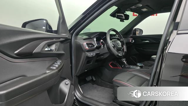 Chevrolet (GM Daewoo) Trailblazer 2023 Черный из Кореи, фото 3