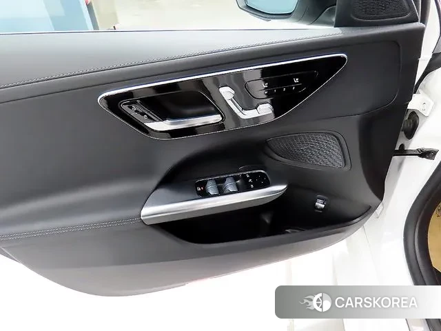 Mercedes-Benz C-Class W206 2025 Белый из Кореи, фото 3