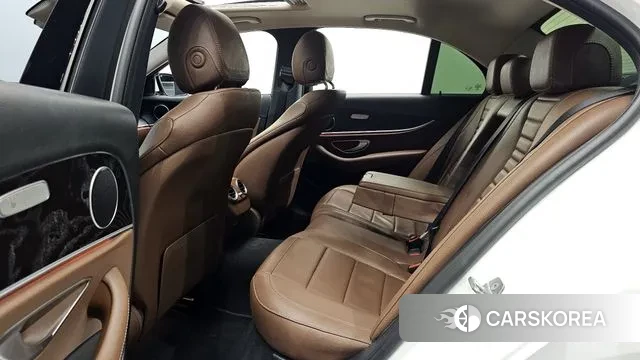 Mercedes-Benz E-Class W213 2018 Белый из Кореи, фото 3