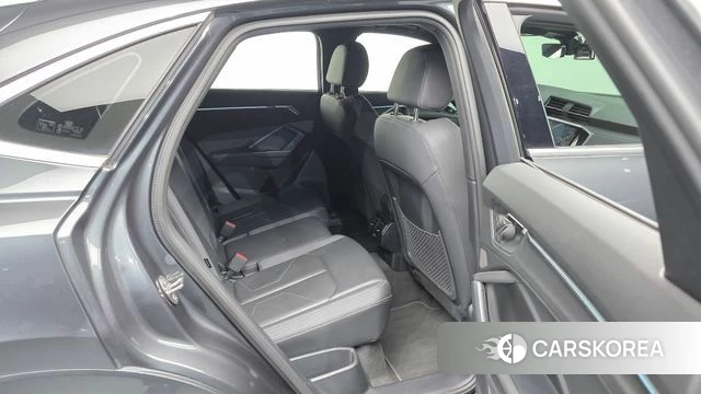 Audi Q3 (F3) 2022 Серый из Кореи, фото 3
